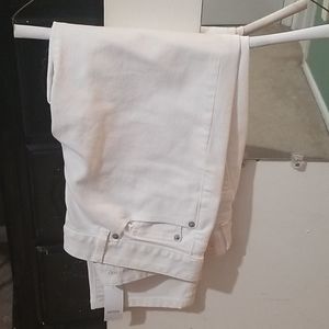Nwt.   White capri jeans